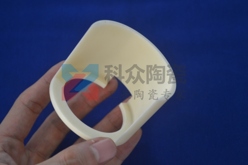 對比傳統鋼材氧化鋁陶瓷具有哪些優勢？